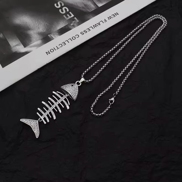 Fish Bone Necklace Inlaid Rhinestone Fishtail Pendant Necklace Men's Women's 22” - Picture 5 of 6